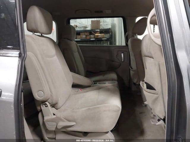 2017 NISSAN QUEST SV 8