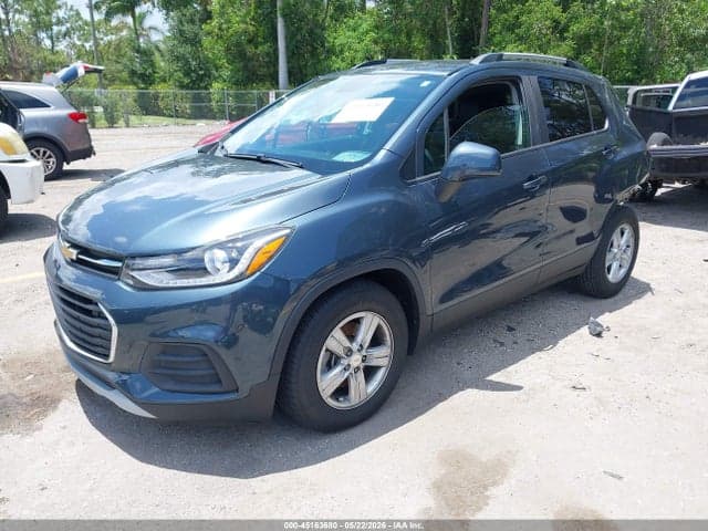 2022 CHEVROLET TRAX FWD LT 2