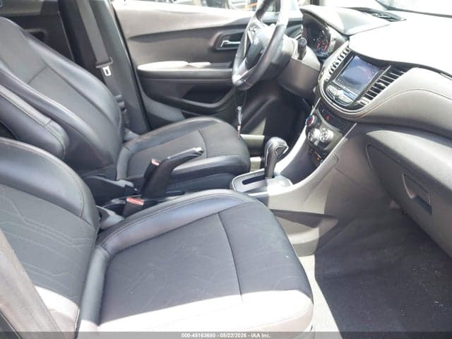 2022 CHEVROLET TRAX FWD LT 5