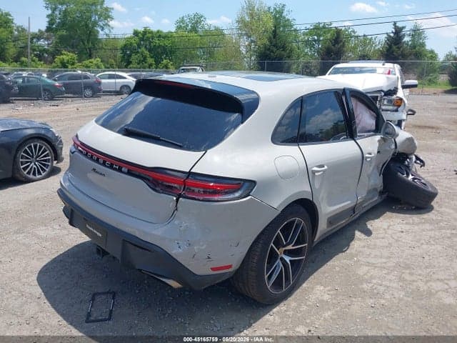 2025 PORSCHE MACAN T 5