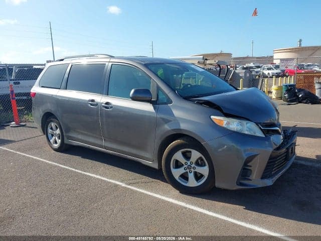 2018 TOYOTA SIENNA LE - 1