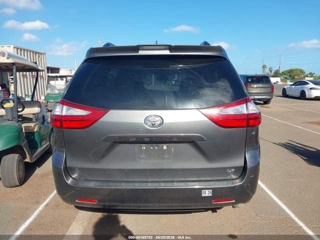 2018 TOYOTA SIENNA LE 16