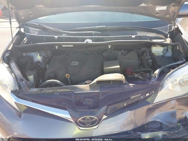 2018 TOYOTA SIENNA LE 10