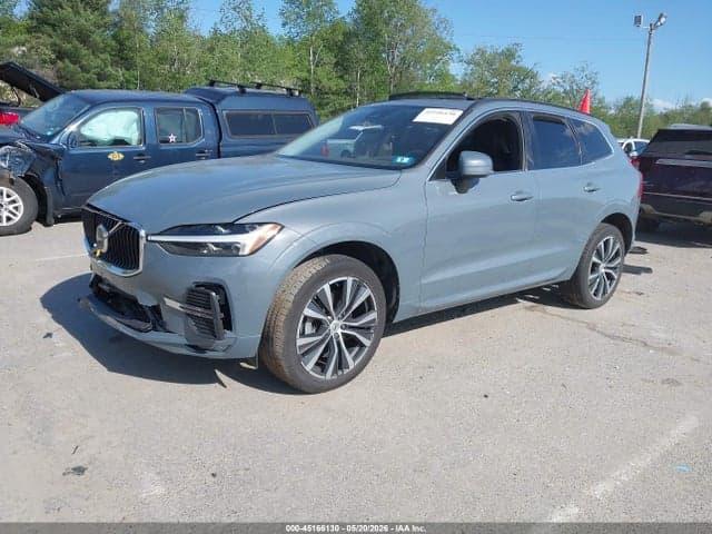 2022 VOLVO XC60 B5 MOMENTUM 2