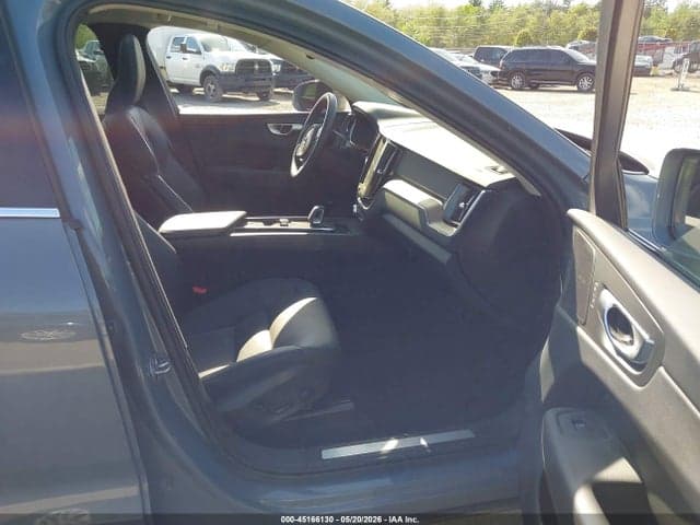 2022 VOLVO XC60 B5 MOMENTUM 5