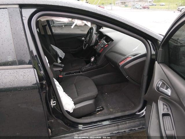 2017 FORD FOCUS SE 5