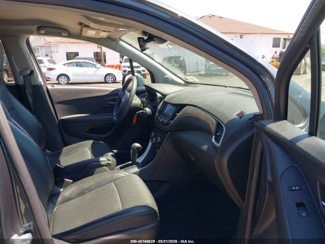 2021 CHEVROLET TRAX AWD LT 5