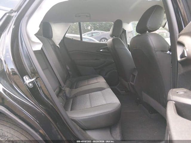 2025 CHEVROLET TRAX FWD LT 8