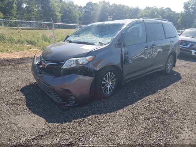 2019 TOYOTA SIENNA XLE 8 PASSENGER 2