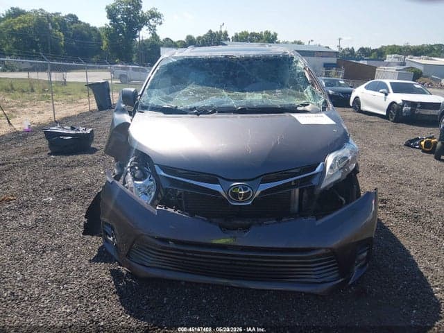 2019 TOYOTA SIENNA XLE 8 PASSENGER 12