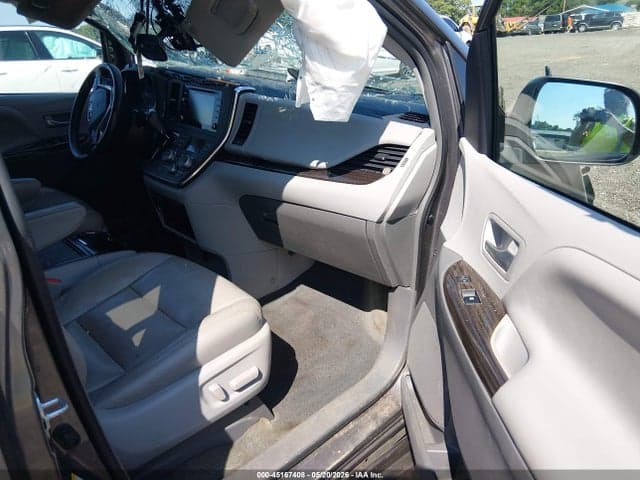2019 TOYOTA SIENNA XLE 8 PASSENGER 5