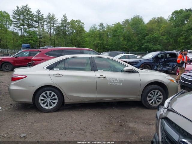2017 TOYOTA CAMRY LE 13