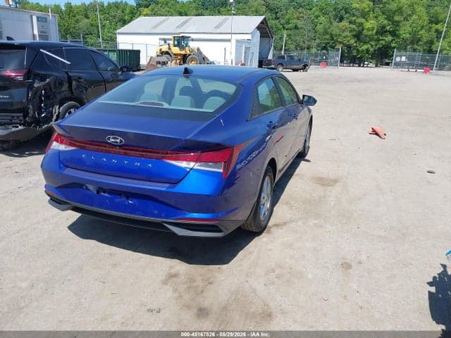 2023 HYUNDAI ELANTRA SE 4