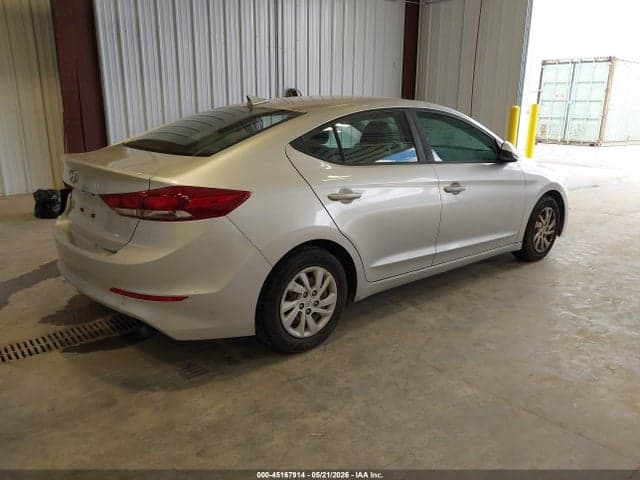 2017 HYUNDAI ELANTRA SE 4