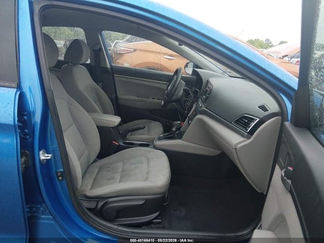 2017 HYUNDAI ELANTRA SE 5