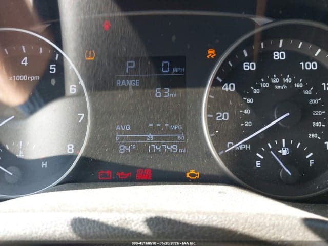 2017 HYUNDAI ELANTRA SE 8