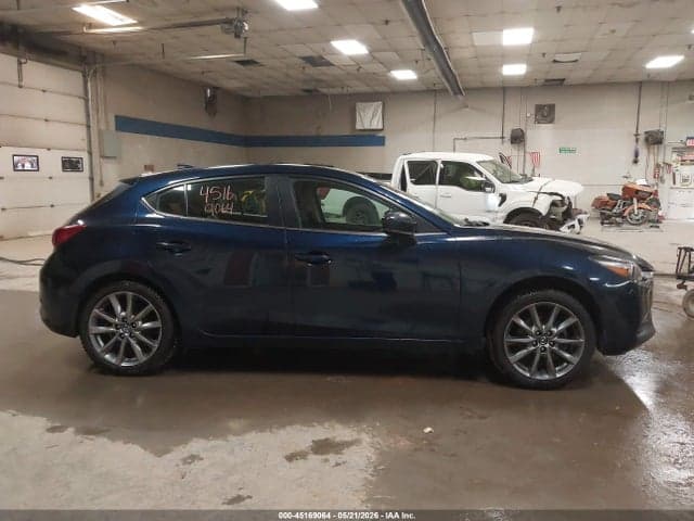 2018 MAZDA MAZDA3 TOURING 13