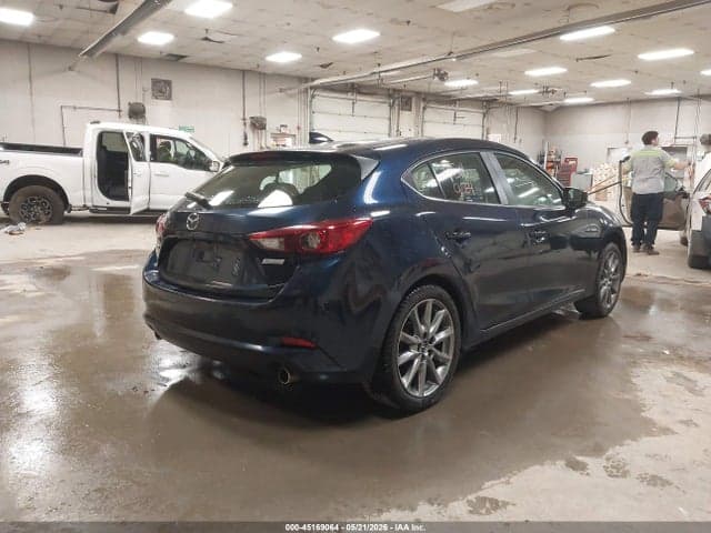 2018 MAZDA MAZDA3 TOURING 4