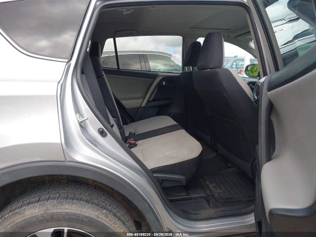 2018 TOYOTA RAV4 XLE 8