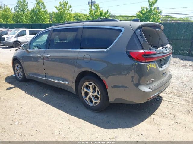 2022 CHRYSLER PACIFICA LIMITED 3