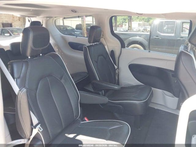 2022 CHRYSLER PACIFICA LIMITED 8