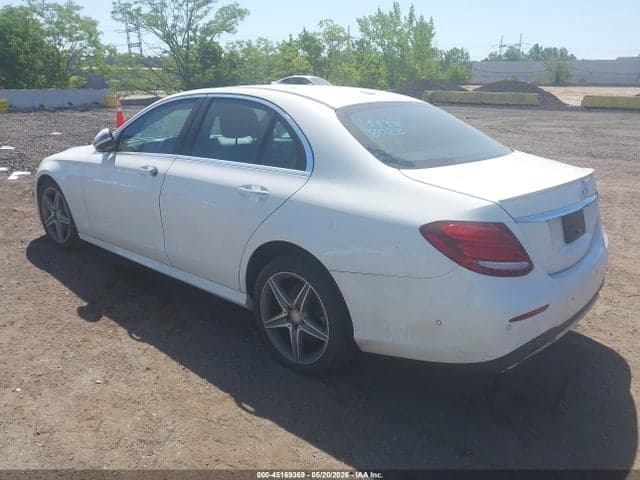 2017 MERCEDES-BENZ E 300 4MATIC 3