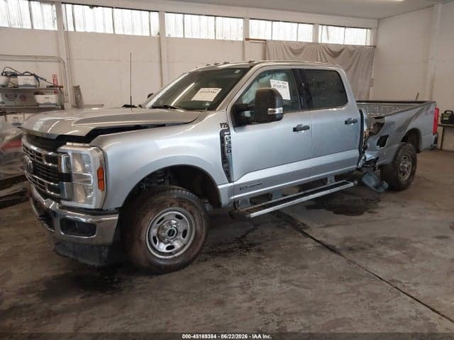 2024 FORD F-350 XLT 2