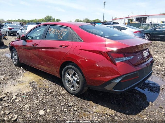 2024 HYUNDAI ELANTRA SE 3