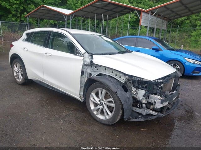 2017 INFINITI QX30 LUXURY