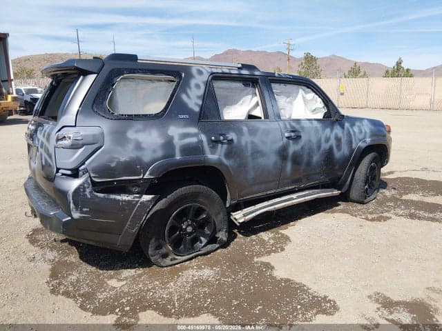 2020 TOYOTA 4RUNNER SR5 4