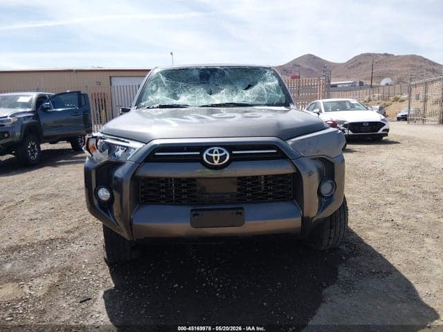 2020 TOYOTA 4RUNNER SR5 6