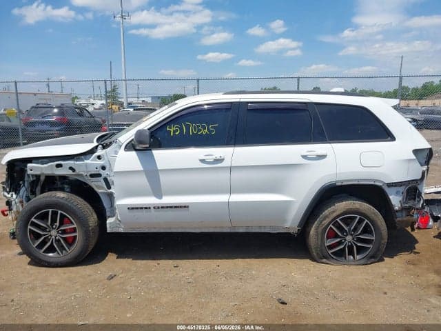 2017 JEEP GRAND CHEROKEE TRAILHAWK 4X4 15