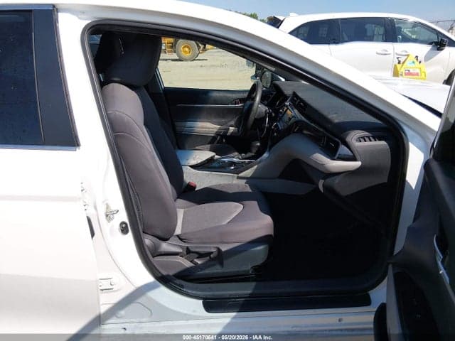 2020 TOYOTA CAMRY LE 5