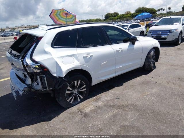 2024 VOLVO XC60 B5 CORE DARK THEME 4