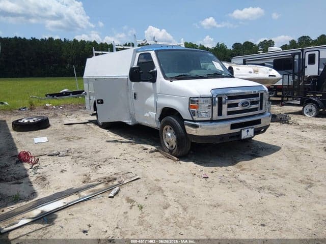 2019 FORD E-350 CUTAWAY 1