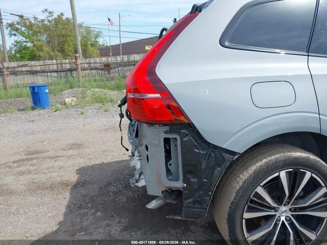 2024 VOLVO XC60 B5 PLUS DARK THEME 6