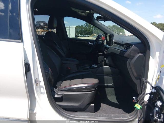 2024 FORD ESCAPE ST-LINE 5
