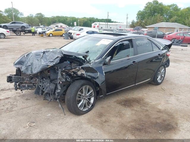 2017 TOYOTA CAMRY SE 2