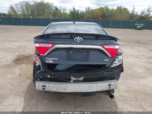 2017 TOYOTA CAMRY SE 17