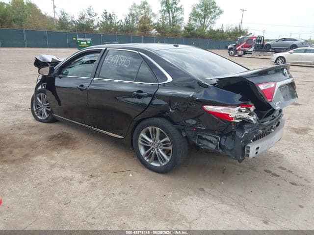 2017 TOYOTA CAMRY SE 3