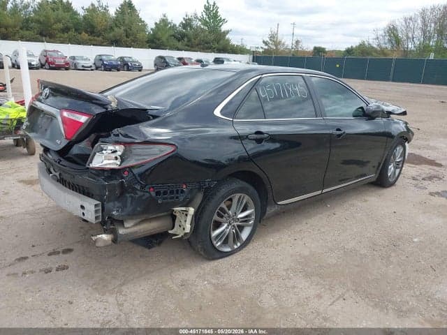2017 TOYOTA CAMRY SE 4