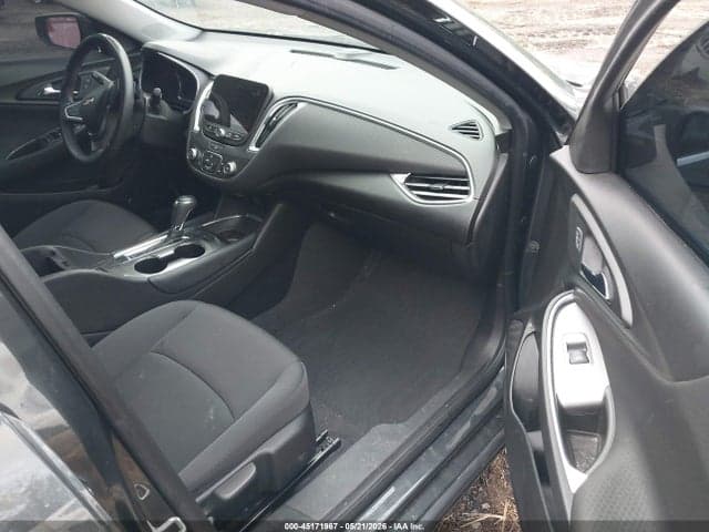 2017 CHEVROLET MALIBU 1LT 5