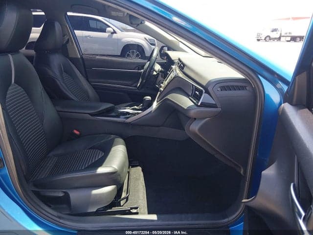 2020 TOYOTA CAMRY SE 5