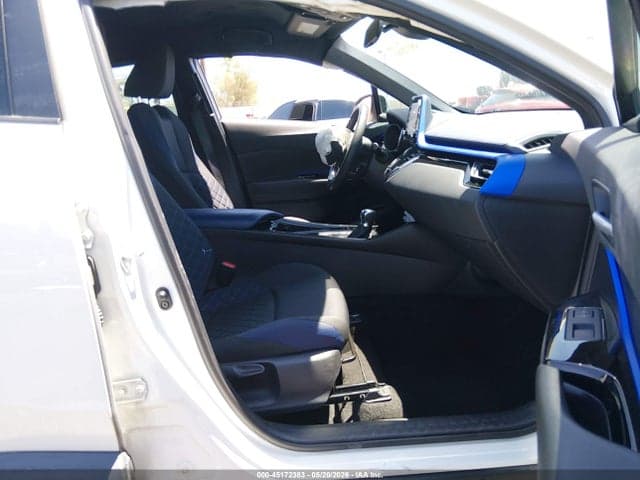 2021 TOYOTA C-HR XLE 5