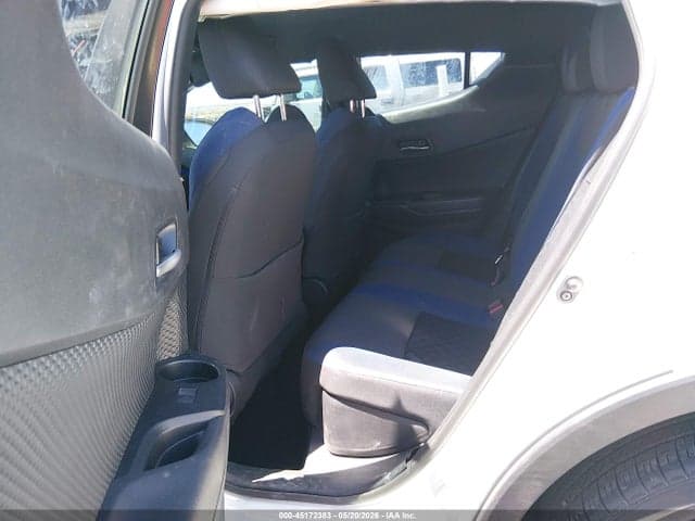 2021 TOYOTA C-HR XLE 8