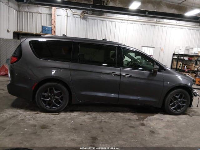 2018 CHRYSLER PACIFICA LIMITED 14