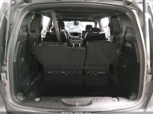2018 CHRYSLER PACIFICA LIMITED 19