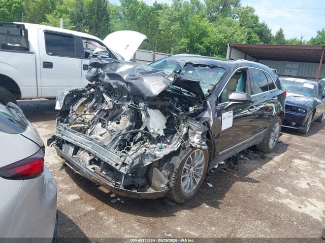 2017 CADILLAC XT5 LUXURY 2