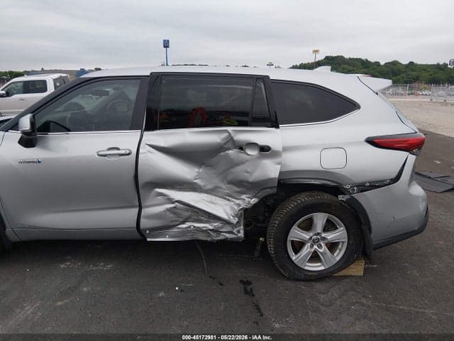2020 TOYOTA HIGHLANDER HYBRID LE 6