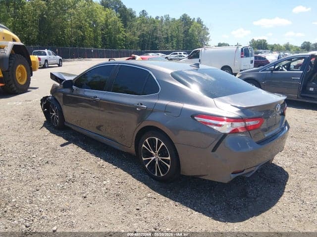 2020 TOYOTA CAMRY SE AWD 3